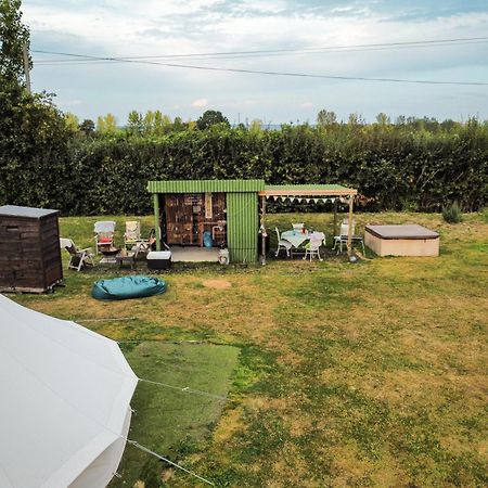 The Follies Glamping Hotel Maidstone Bagian luar foto