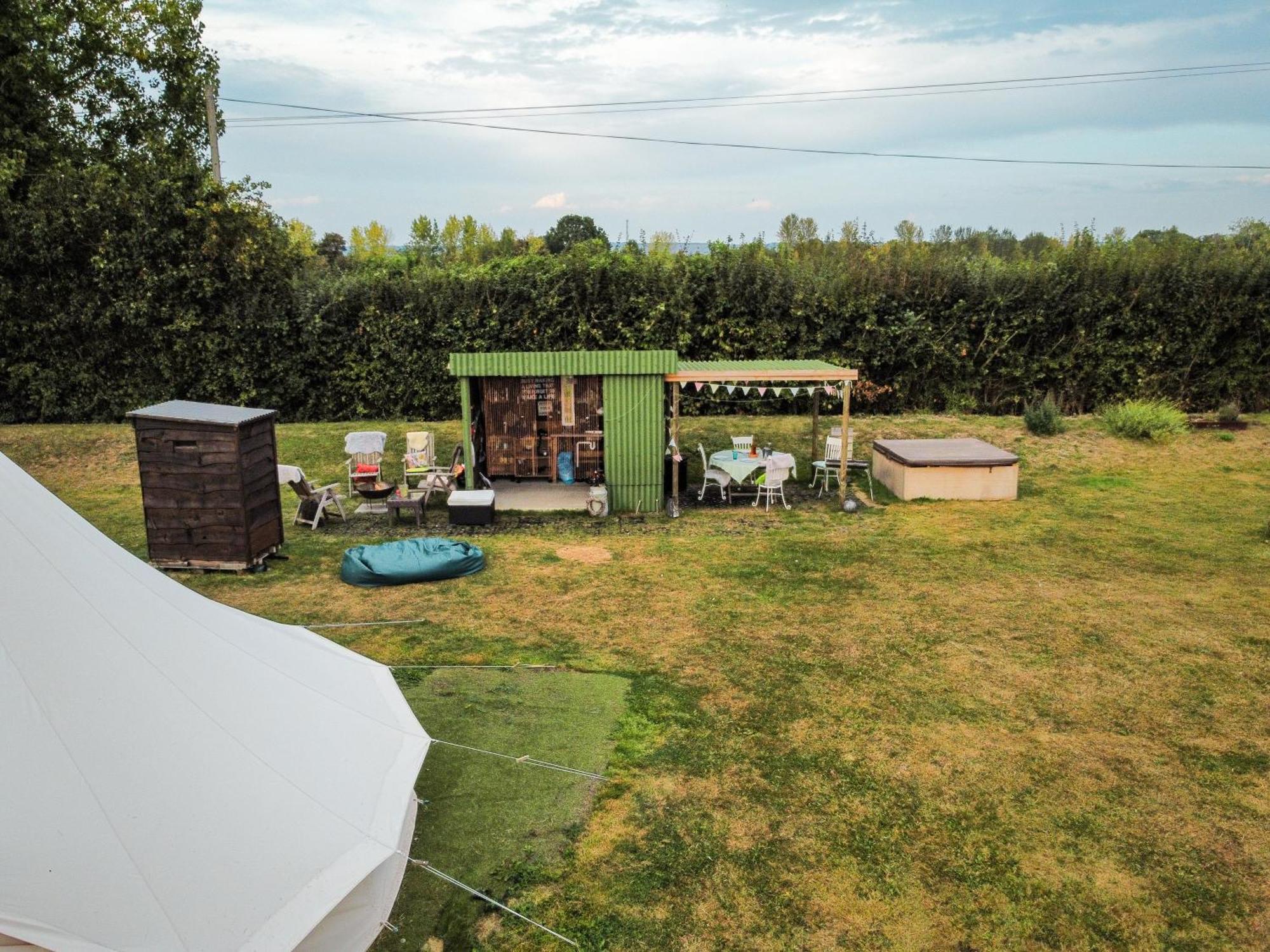 The Follies Glamping Hotel Maidstone Bagian luar foto