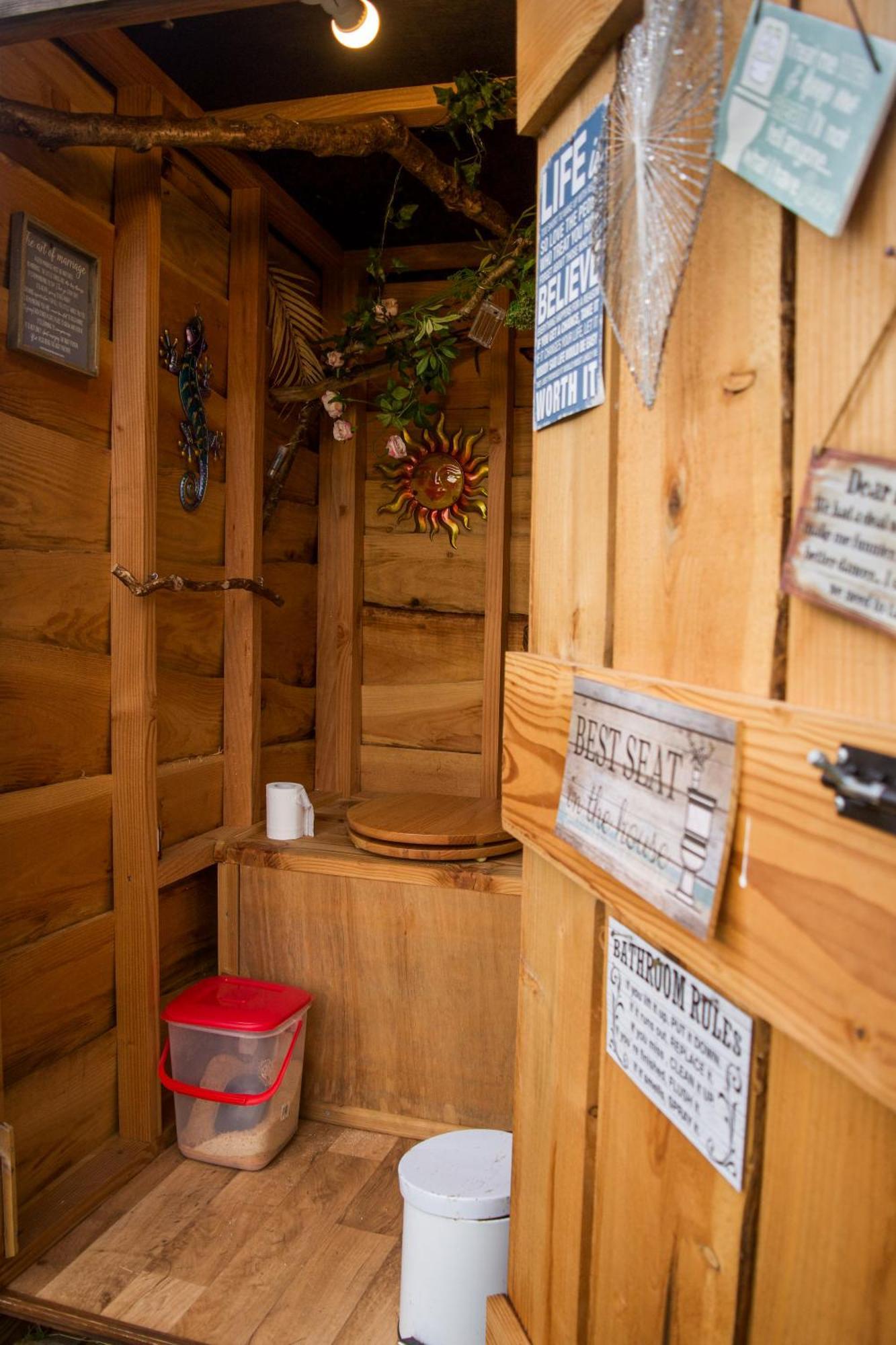 The Follies Glamping Hotel Maidstone Bagian luar foto