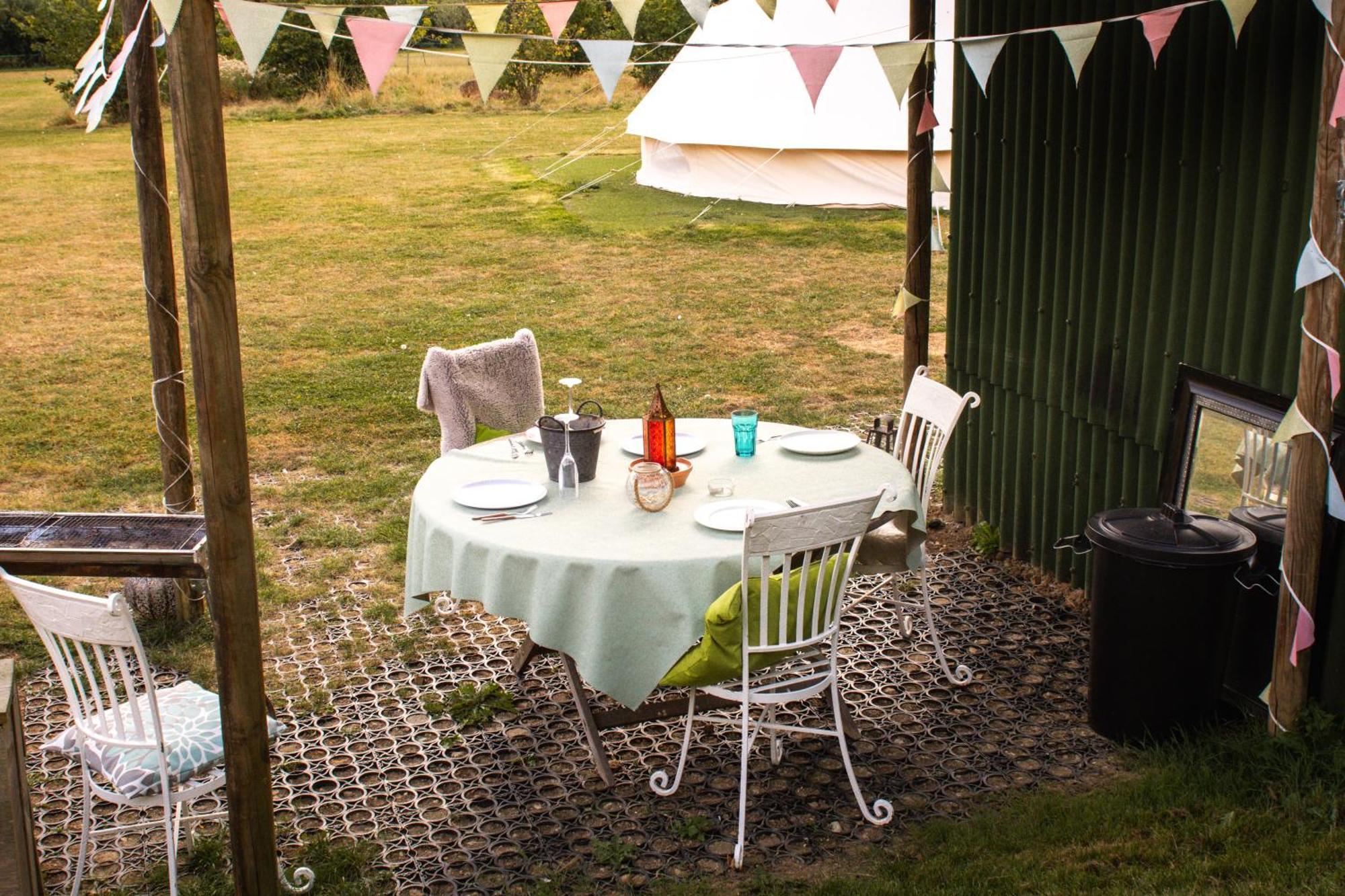 The Follies Glamping Hotel Maidstone Bagian luar foto