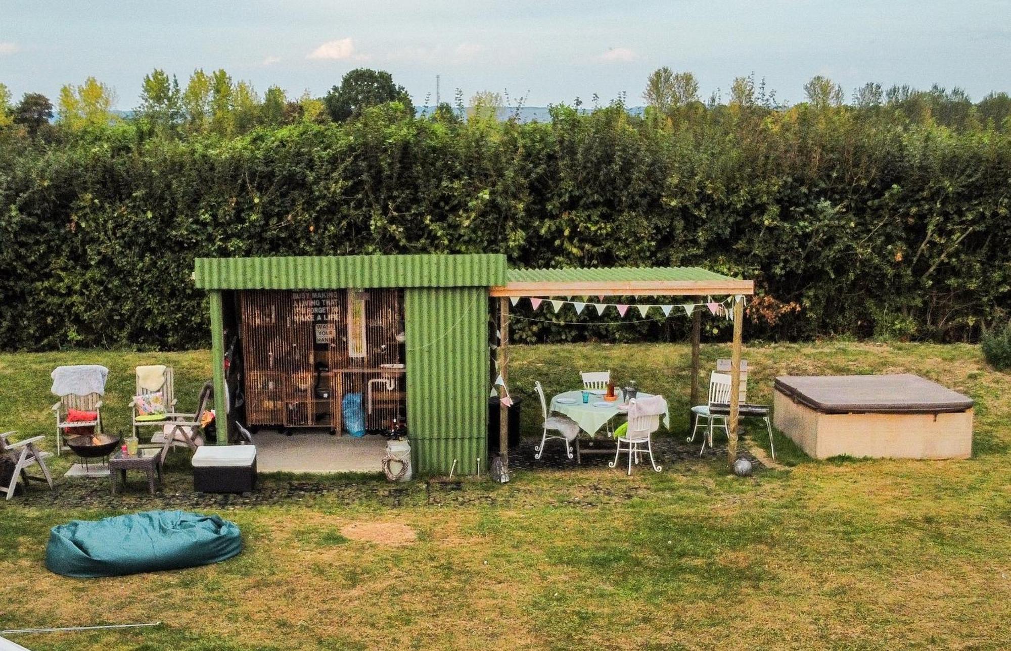 The Follies Glamping Hotel Maidstone Bagian luar foto