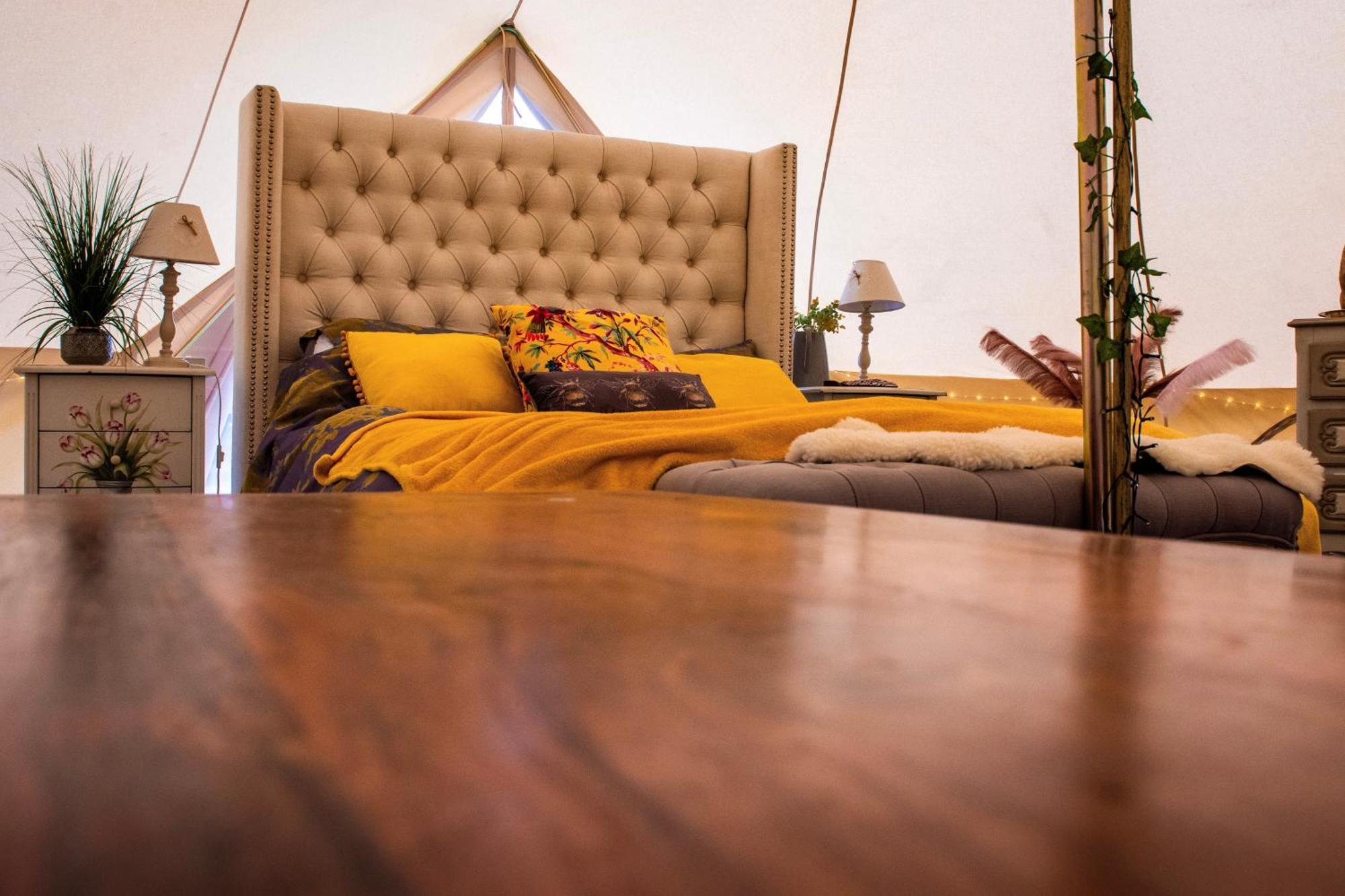 The Follies Glamping Hotel Maidstone Bagian luar foto