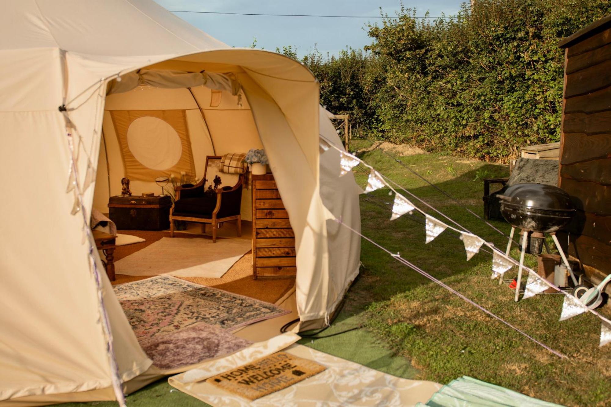 The Follies Glamping Hotel Maidstone Bagian luar foto
