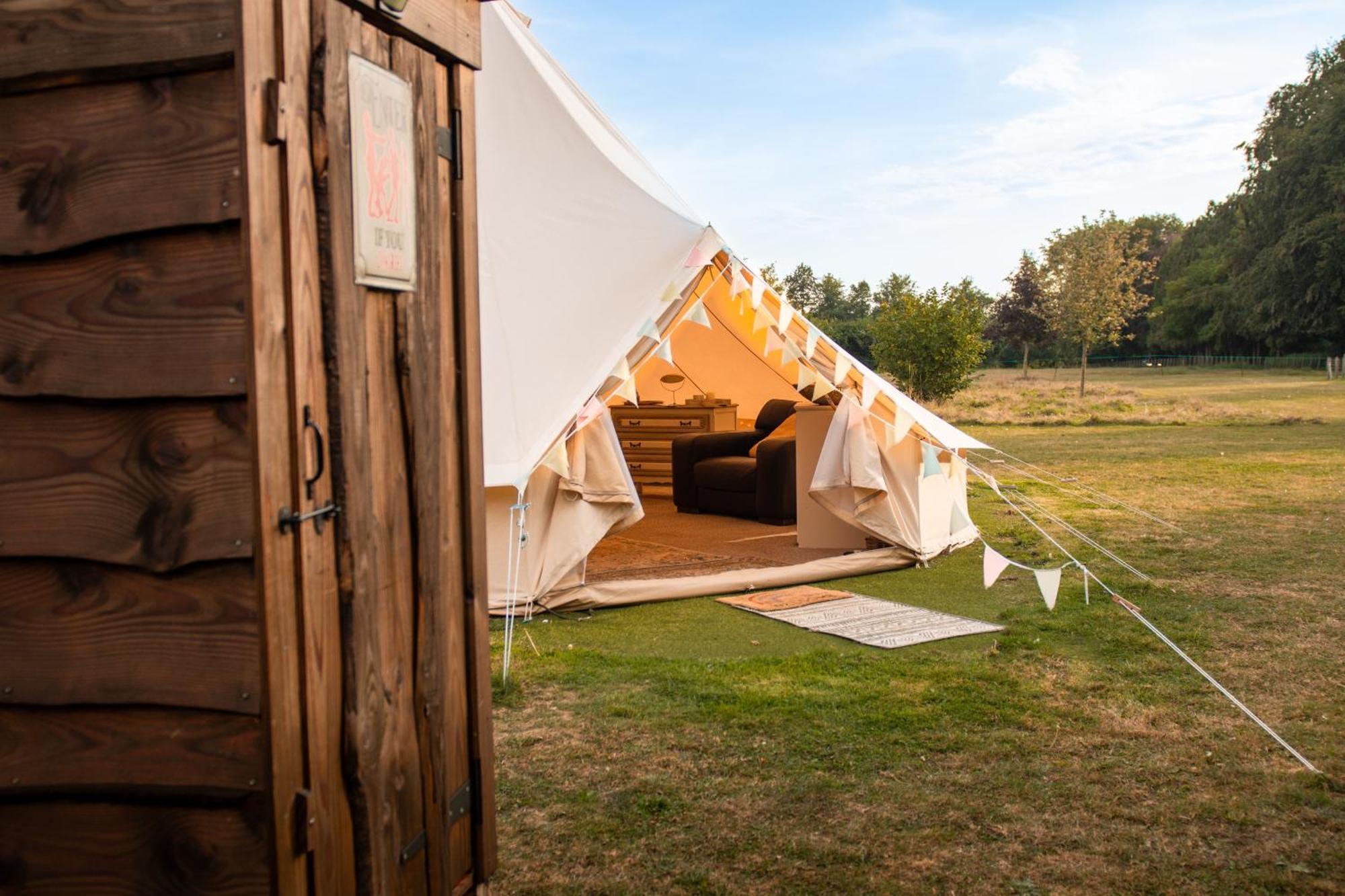 The Follies Glamping Hotel Maidstone Bagian luar foto