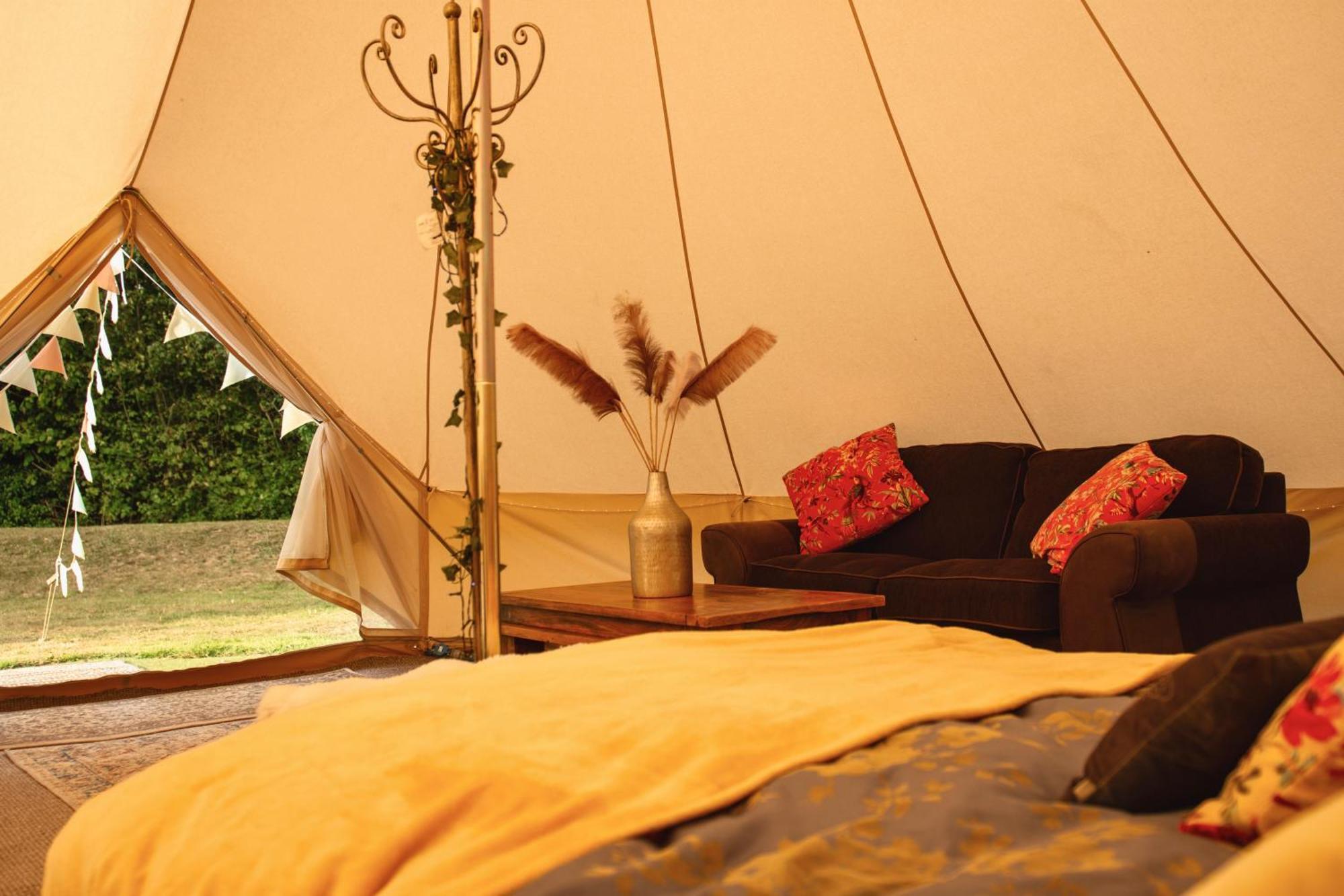 The Follies Glamping Hotel Maidstone Bagian luar foto