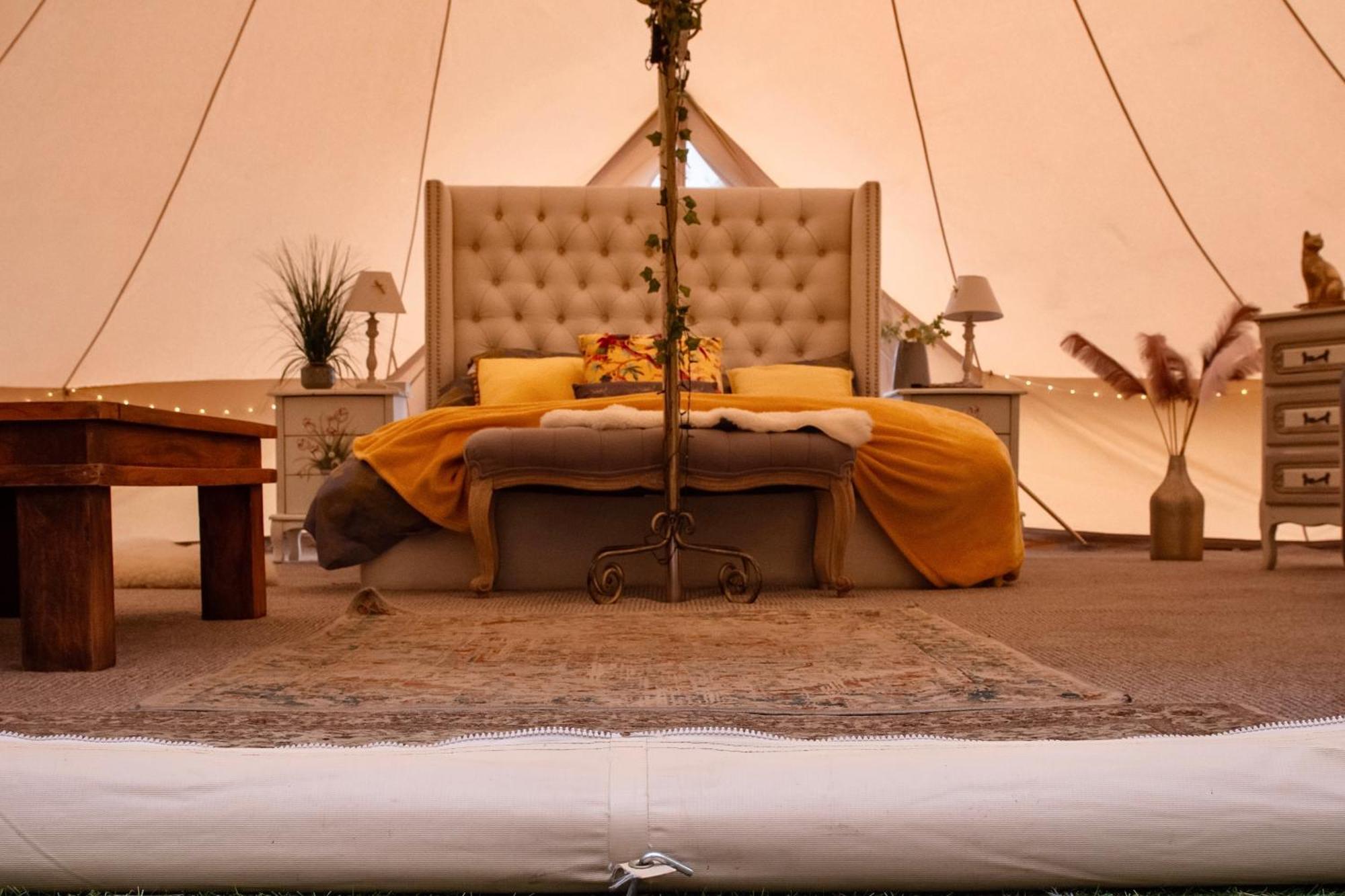 The Follies Glamping Hotel Maidstone Bagian luar foto